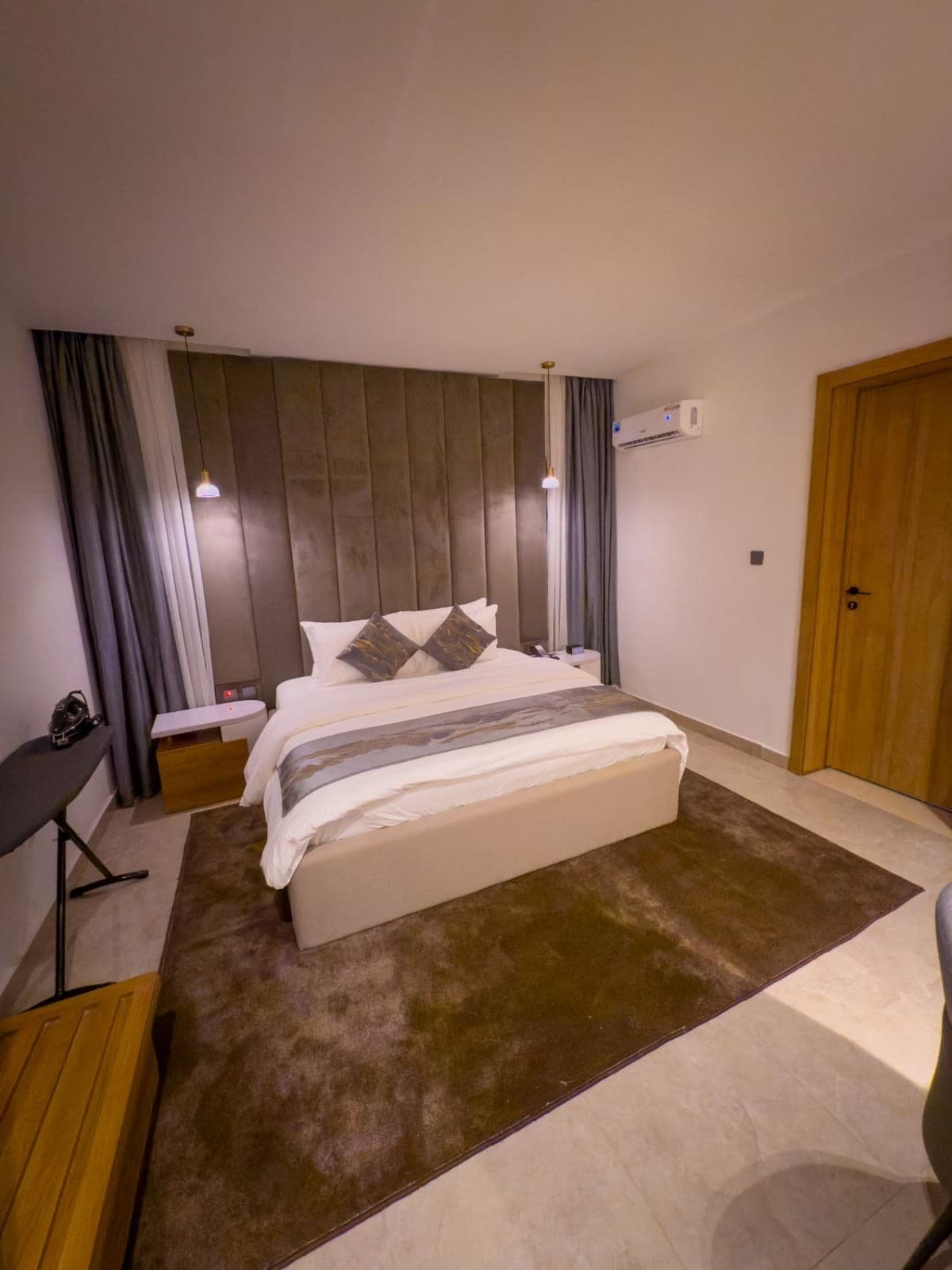 Kings Room - Image 4
