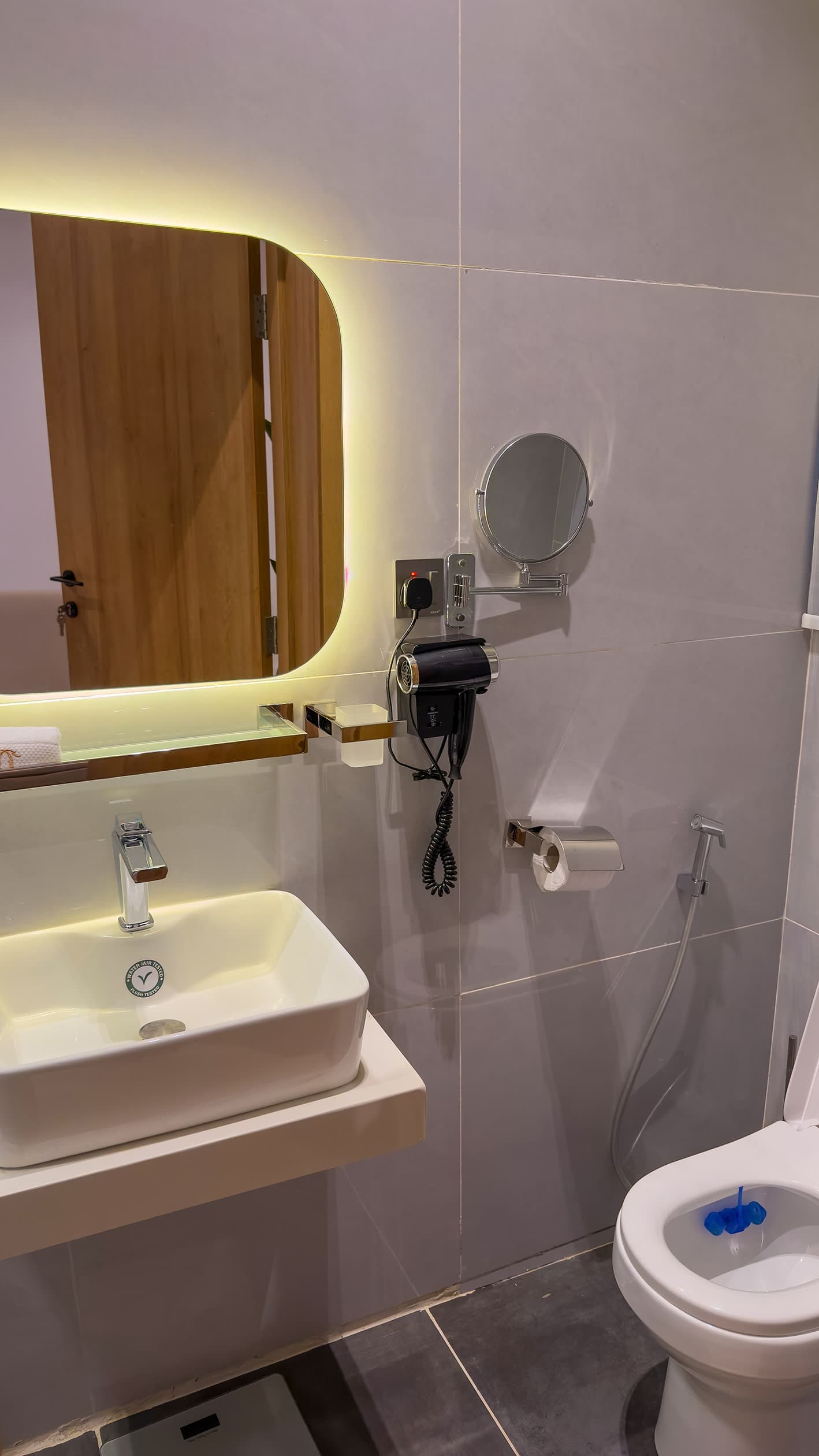 Executive Suite - Image 4