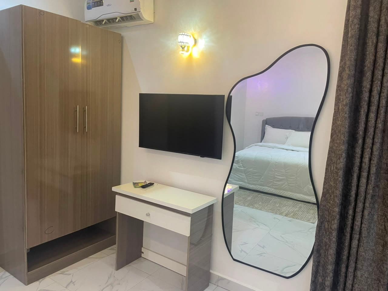 The Prestige Haven – Elegant 2-Bedroom Apartment - Image 4