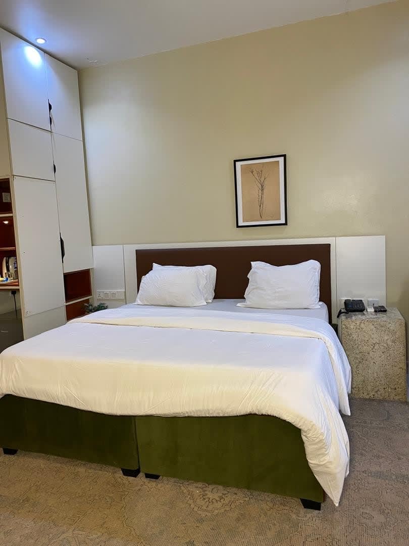 The Royale Deluxe – Premium Deluxe Apartment - Image 4