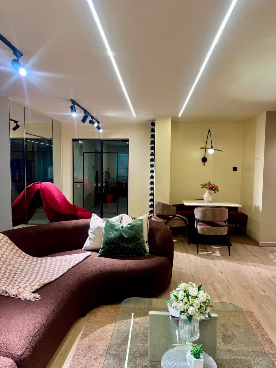 Executive 2 Bedroom Shortlet Apartment in Lekki Phase 1 | Fully Furnished & Secure - Image 2