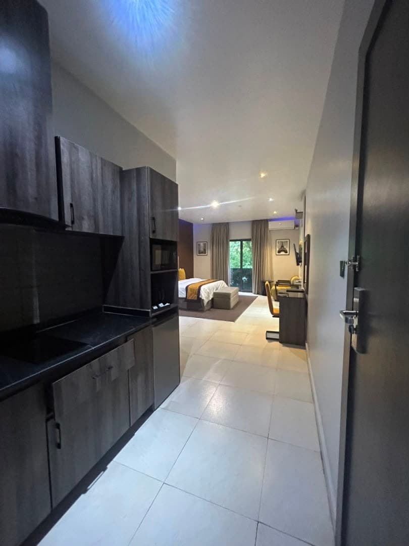 The Skyline Studio Room - Image 3