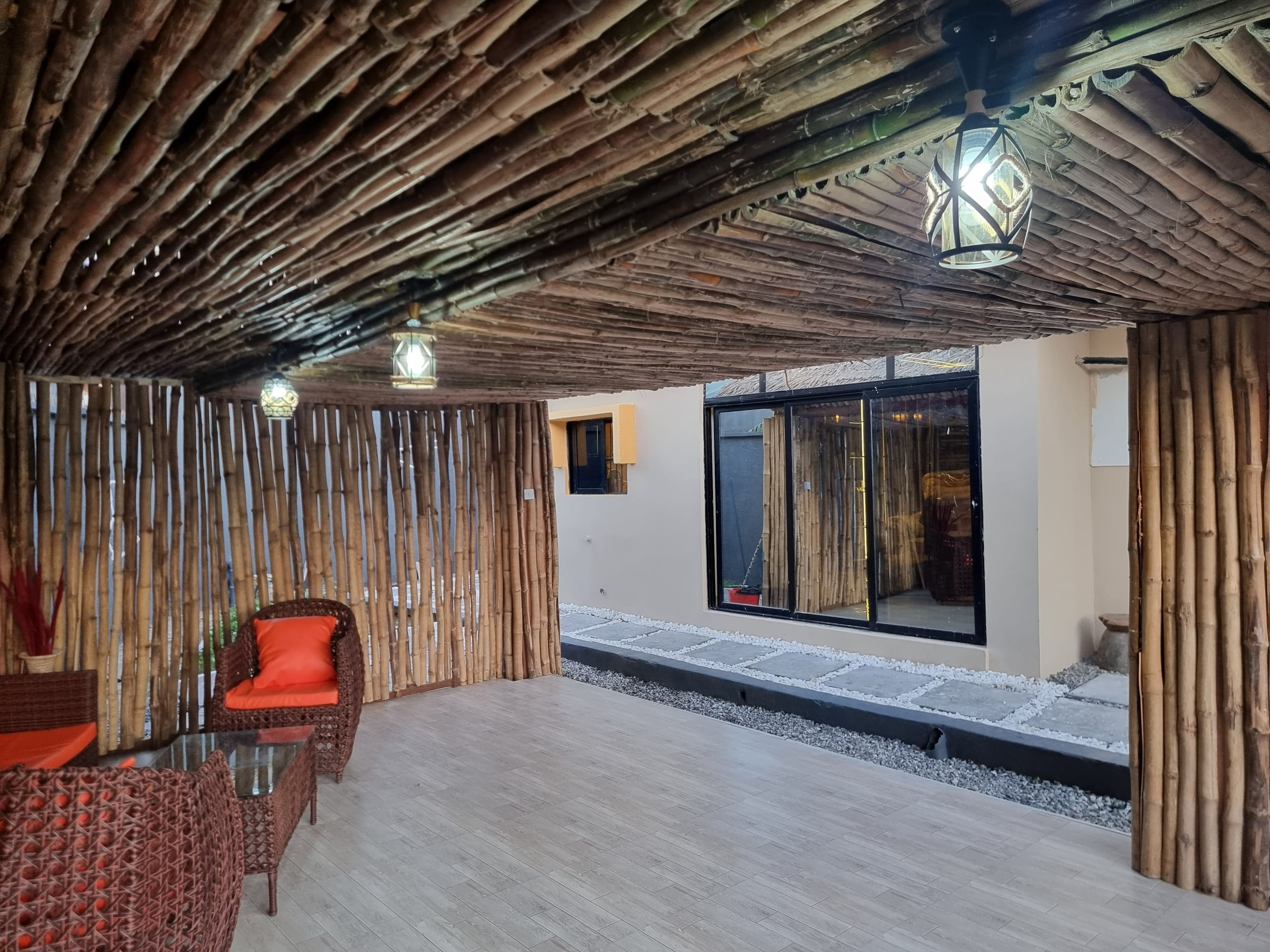 Elegant 2‑Bed Guesthouse • Airport Access • Gated Estate - Image 4