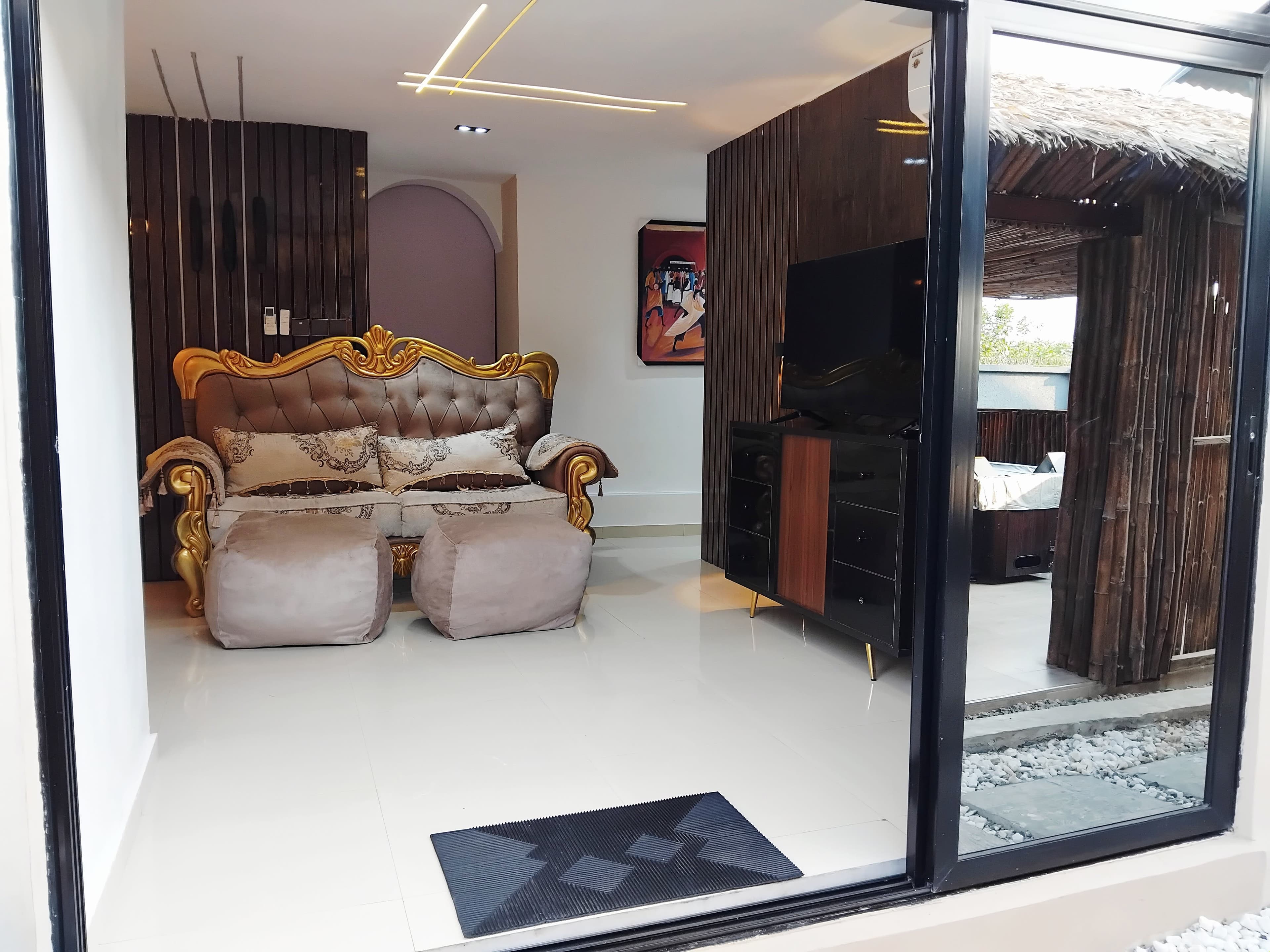 Elegant 2‑Bed Guesthouse • Airport Access • Gated Estate