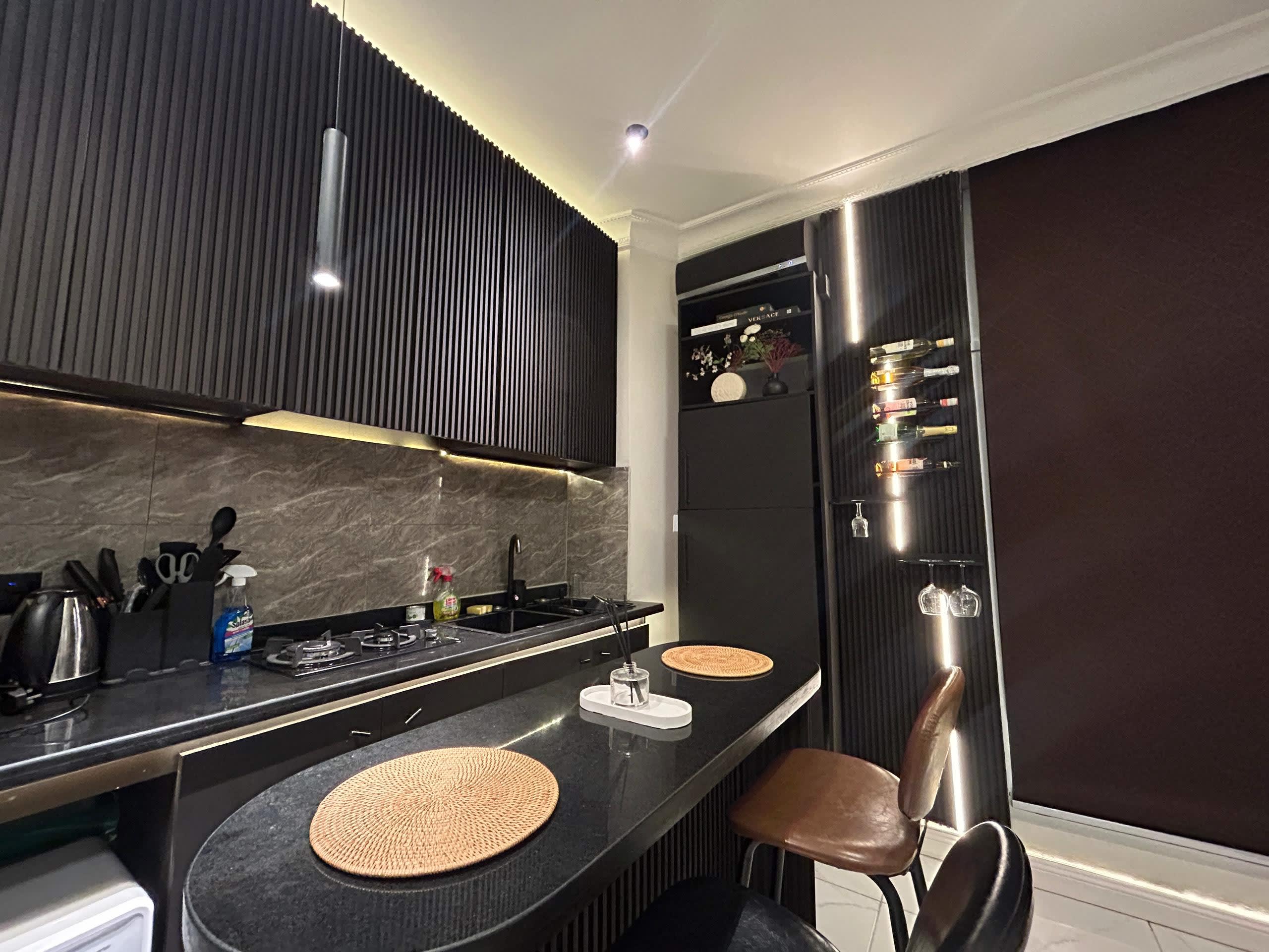 Tastefully Furnished 1-Bedroom - Image 2