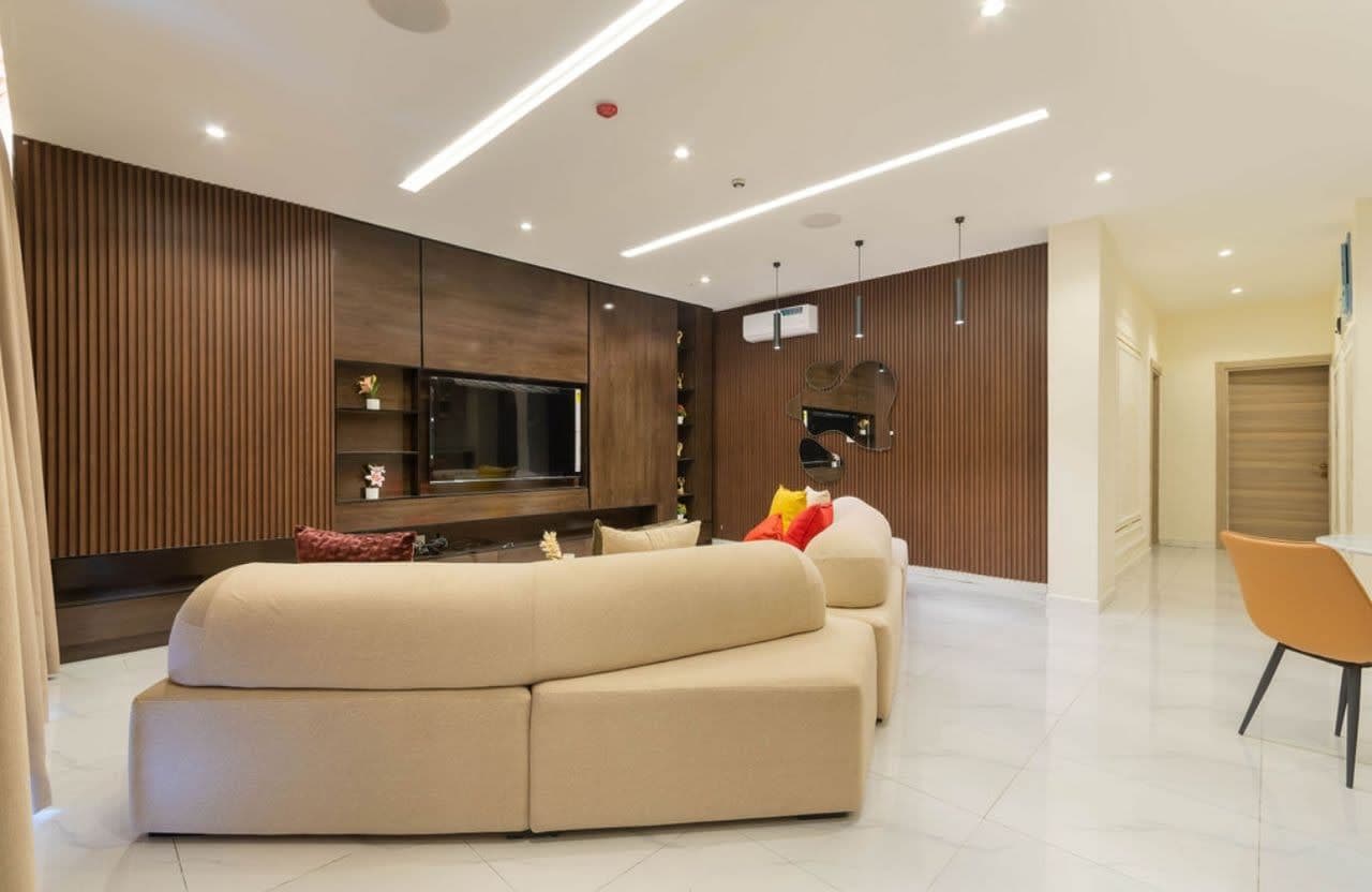 The Omini Apartments Elegant 1-Bedroom Smart Luxury Retreat - Image 4
