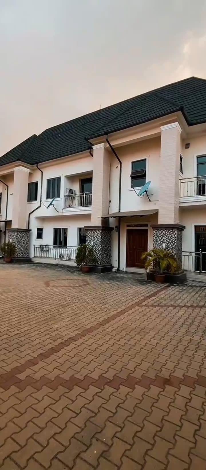 Luxury 2Br Apartment in Owerri - Image 5