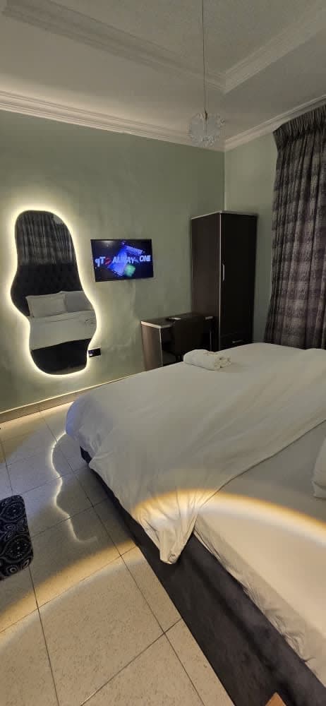 Duchess Apartments, Luxury 2-Bedroom Serviced Apartment in Surulere - Image 5
