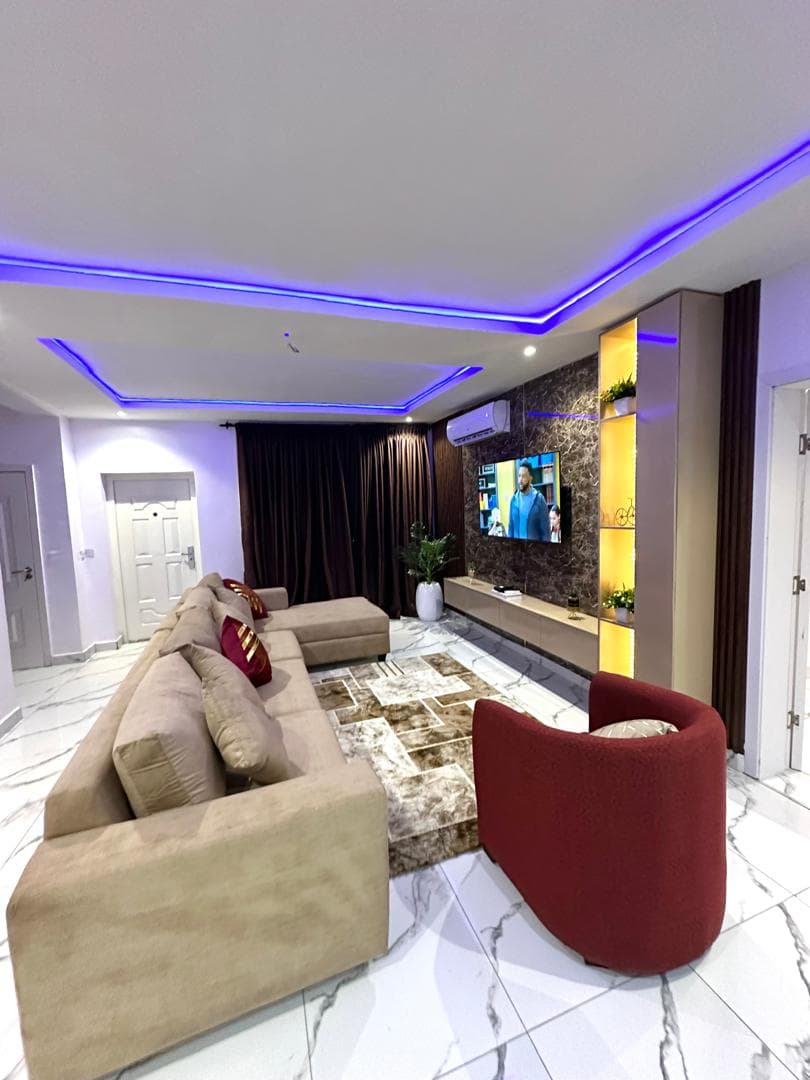 Stunning Penthouse at Aderemi Towers, Lekki Phase 1 - Image 5